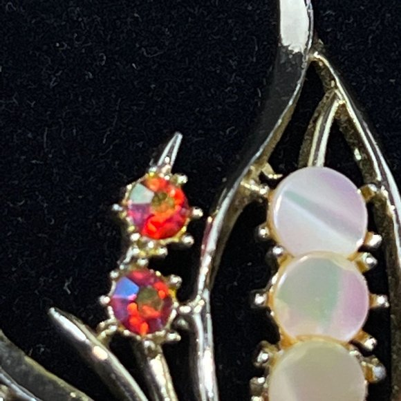 Gold Tone, Pink Aurora Borealis & MOP Bouquet Brooch (4091) - Picture 2 of 6